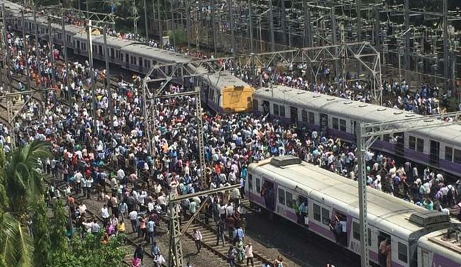 mumbai local train accident